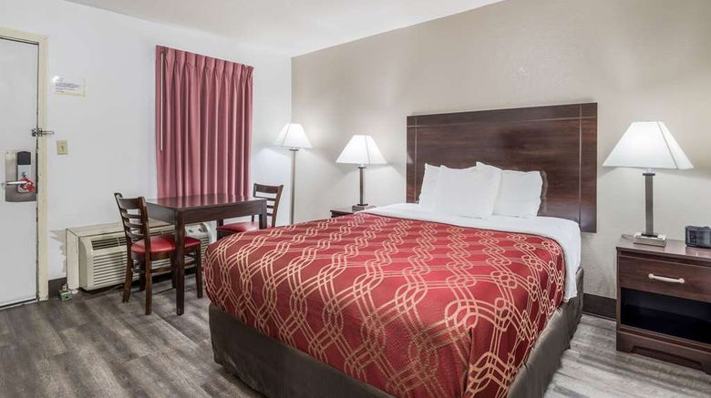 <b>Econo Lodge Cameron Room</b>. Images powered by <a href="https://iceportal.shijigroup.com/" title="IcePortal" target="_blank">IcePortal</a>.