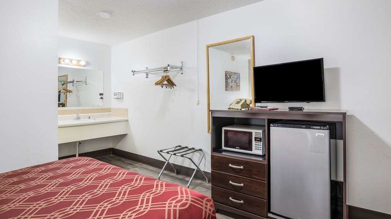 <b>Econo Lodge Cameron Room</b>. Images powered by <a href="https://iceportal.shijigroup.com/" title="IcePortal" target="_blank">IcePortal</a>.