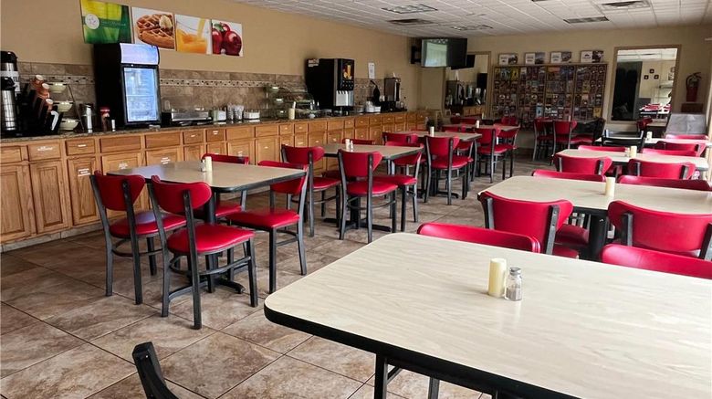 <b>Quality Inn Branson West Theatre District Restaurant</b>. Images powered by <a href="https://iceportal.shijigroup.com/" title="IcePortal" target="_blank">IcePortal</a>.