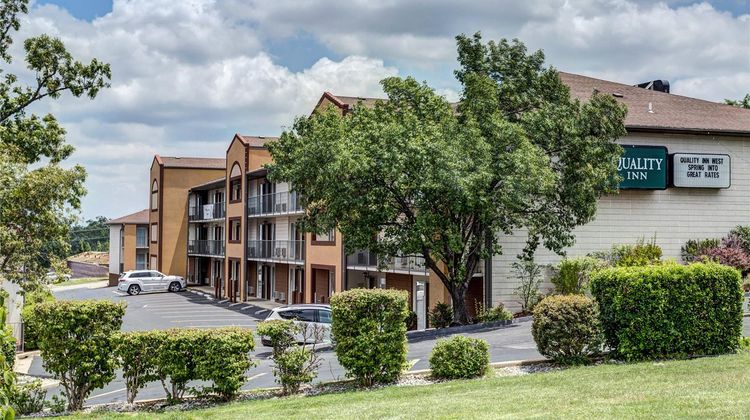 Quality Inn Branson West Theatre District Exterior
