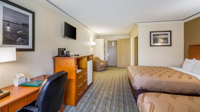<b>Quality Inn & Suites East Room</b>. Images powered by <a href="https://iceportal.shijigroup.com/" title="IcePortal" target="_blank">IcePortal</a>.