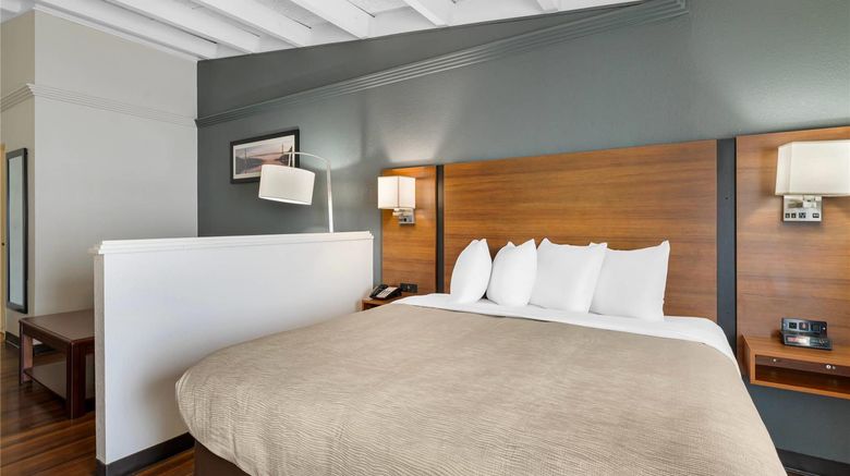 <b>Quality Inn & Suites East Suite</b>. Images powered by <a href="https://iceportal.shijigroup.com/" title="IcePortal" target="_blank">IcePortal</a>.