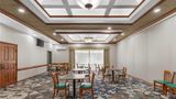<b>Quality Inn & Suites East Restaurant</b>. Images powered by <a href="https://iceportal.shijigroup.com/" title="IcePortal" target="_blank">IcePortal</a>.