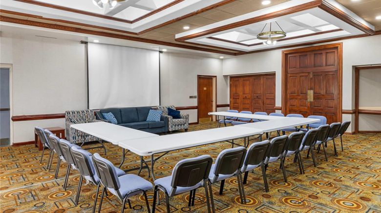 <b>Quality Inn & Suites East Meeting</b>. Images powered by <a href="https://iceportal.shijigroup.com/" title="IcePortal" target="_blank">IcePortal</a>.