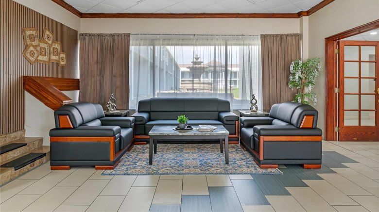 <b>Quality Inn & Suites East Lobby</b>. Images powered by <a href="https://iceportal.shijigroup.com/" title="IcePortal" target="_blank">IcePortal</a>.