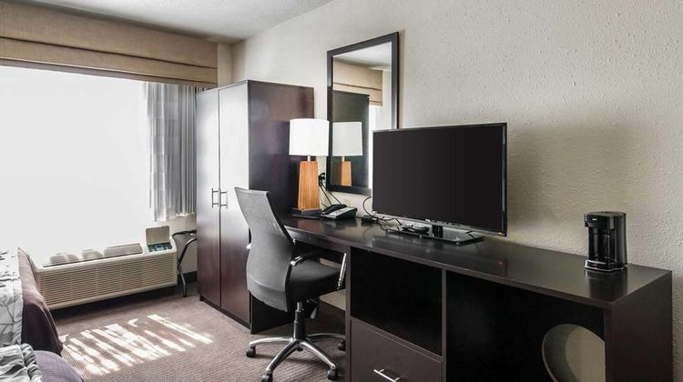 Sleep Inn & Suites St Charles Suite