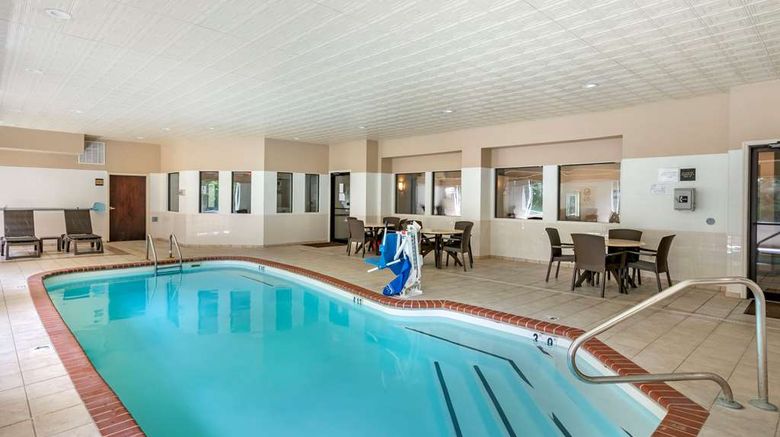 <b>Comfort Inn & Suites, O'Fallon Pool</b>. Images powered by <a href="https://iceportal.shijigroup.com/" title="IcePortal" target="_blank">IcePortal</a>.