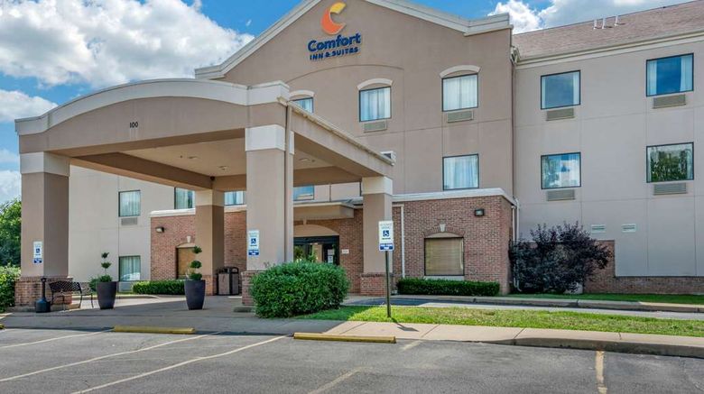 <b>Comfort Inn & Suites, O'Fallon Exterior</b>. Images powered by <a href="https://iceportal.shijigroup.com/" title="IcePortal" target="_blank">IcePortal</a>.