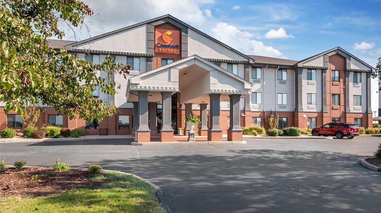 <b>Comfort Suites St Charles-St Louis Exterior</b>. Images powered by <a href="https://iceportal.shijigroup.com/" title="IcePortal" target="_blank">IcePortal</a>.