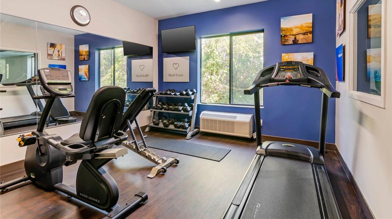 <b>Comfort Suites St Charles-St Louis Health</b>. Images powered by <a href="https://iceportal.shijigroup.com/" title="IcePortal" target="_blank">IcePortal</a>.