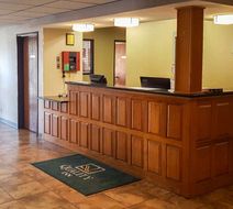 Quality Inn Ozark Lobby