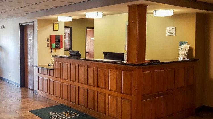 Quality Inn Ozark Lobby