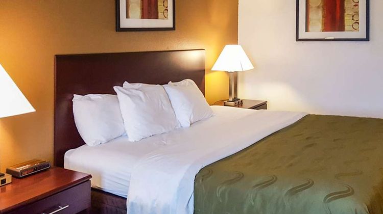 Quality Inn Ozark Room