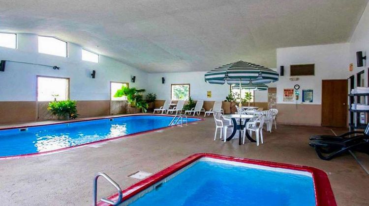 Quality Inn Ozark Pool
