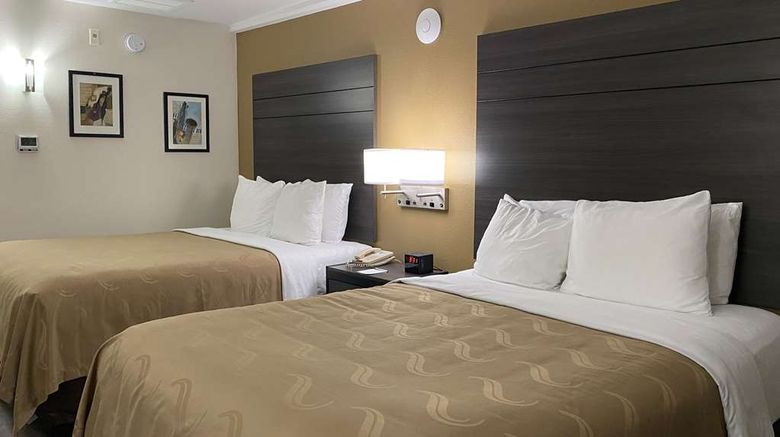 <b>Quality Inn Branson Room</b>. Images powered by <a href="https://iceportal.shijigroup.com/" title="IcePortal" target="_blank">IcePortal</a>.