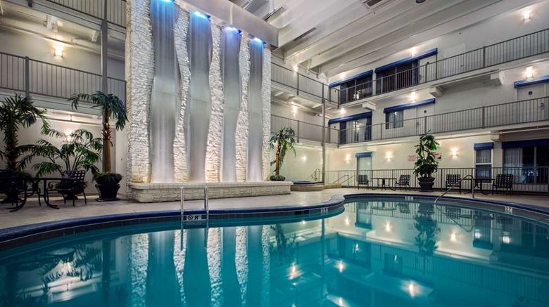 <b>Quality Inn Branson Pool</b>. Images powered by <a href="https://iceportal.shijigroup.com/" title="IcePortal" target="_blank">IcePortal</a>.