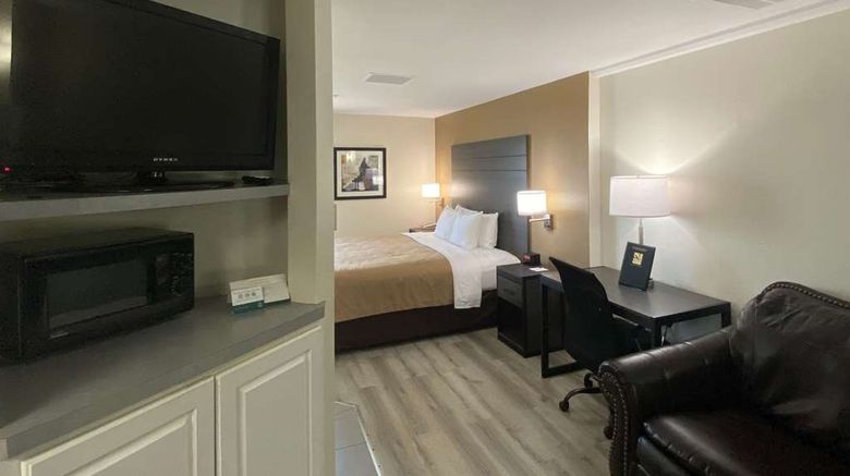 <b>Quality Inn Branson Suite</b>. Images powered by <a href="https://iceportal.shijigroup.com/" title="IcePortal" target="_blank">IcePortal</a>.
