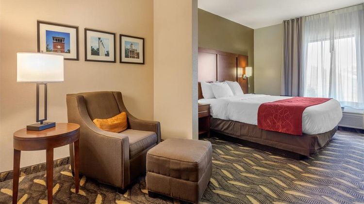 Comfort Suites Rolla Suite