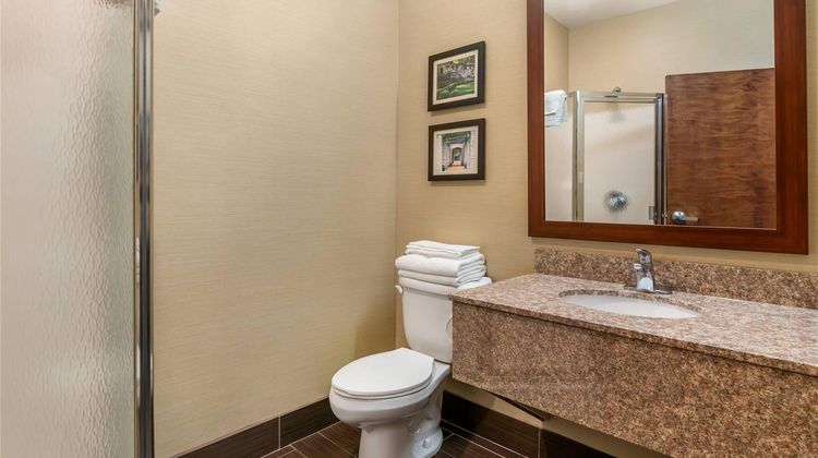 Comfort Suites Room