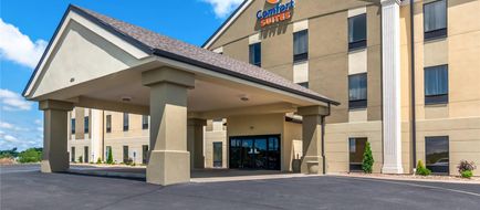Comfort Suites Exterior