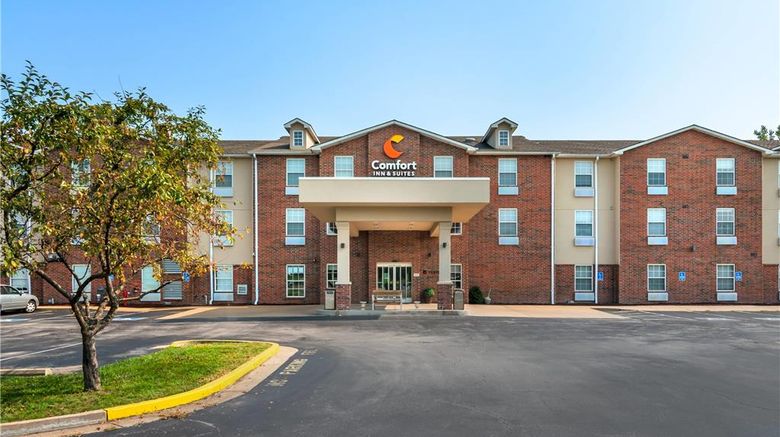 <b>Comfort Inn & Suites St. Louis - Chester Exterior</b>. Images powered by <a href="https://iceportal.shijigroup.com/" title="IcePortal" target="_blank">IcePortal</a>.