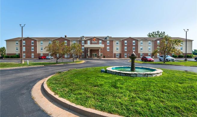 Comfort Inn & Suites St. Louis - Chester Exterior