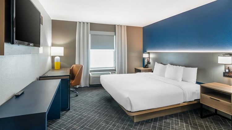 Comfort Inn & Suites St. Louis - Chester Suite