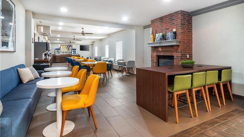 <b>Comfort Inn & Suites St. Louis - Chester Restaurant</b>. Images powered by <a href="https://iceportal.shijigroup.com/" title="IcePortal" target="_blank">IcePortal</a>.