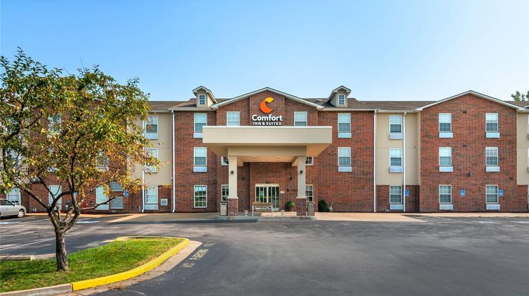 Comfort Inn & Suites St. Louis - Chester Exterior
