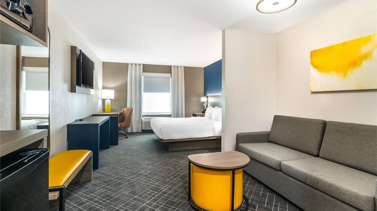 Comfort Inn & Suites St. Louis - Chester Suite