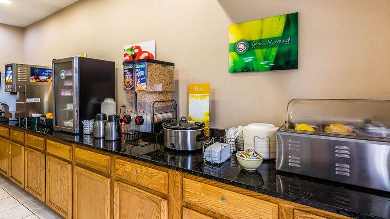 <b>Quality Inn & Suites Restaurant</b>. Images powered by <a href="https://iceportal.shijigroup.com/" title="IcePortal" target="_blank">IcePortal</a>.