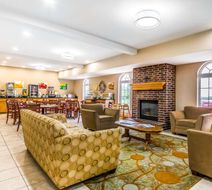 Quality Inn & Suites Lobby