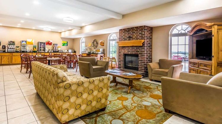 Quality Inn & Suites Lobby