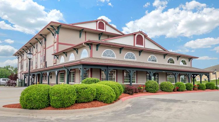 Comfort Inn Warrensburg Station Exterior