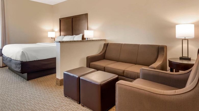 <b>Comfort Inn And Suites Macon Suite</b>. Images powered by <a href="https://iceportal.shijigroup.com/" title="IcePortal" target="_blank">IcePortal</a>.