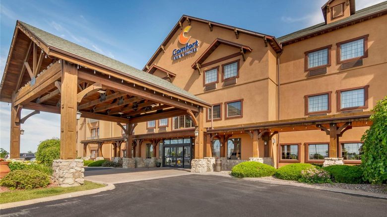 <b>Comfort Inn Exterior</b>. Images powered by <a href="https://iceportal.shijigroup.com/" title="IcePortal" target="_blank">IcePortal</a>.