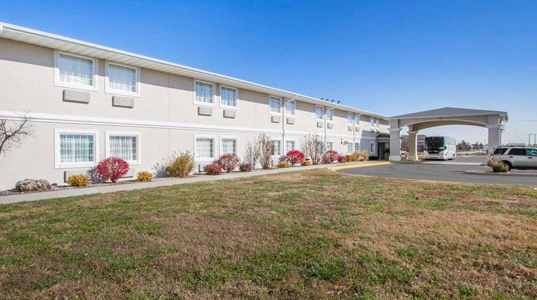 <b>Comfort Inn Bolivar Exterior</b>. Images powered by <a href="https://iceportal.shijigroup.com/" title="IcePortal" target="_blank">IcePortal</a>.