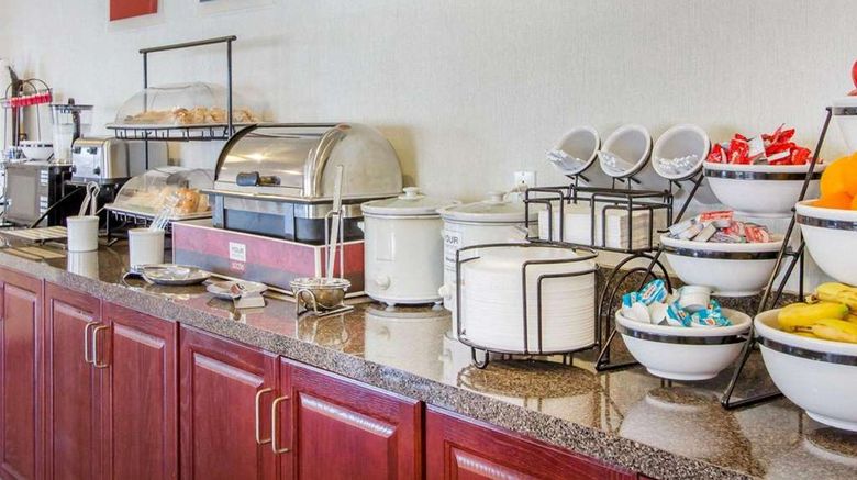 <b>Comfort Inn Bolivar Restaurant</b>. Images powered by <a href="https://iceportal.shijigroup.com/" title="IcePortal" target="_blank">IcePortal</a>.