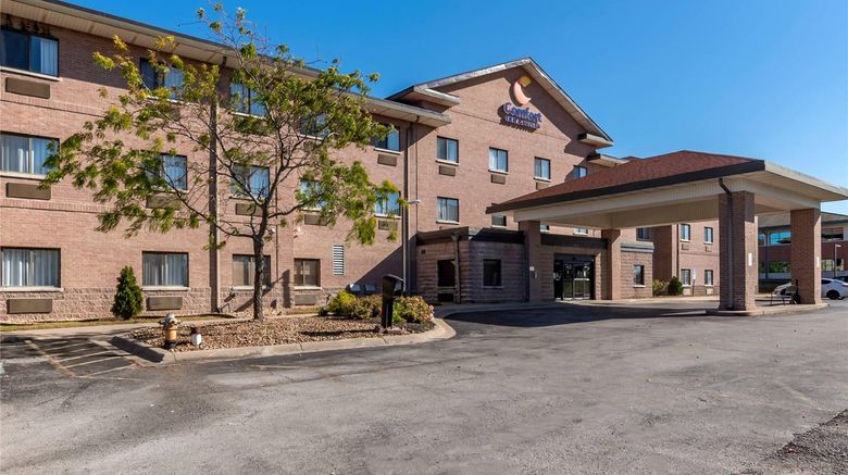 <b>Comfort Inn & Suites Lees Summit Exterior</b>. Images powered by <a href="https://iceportal.shijigroup.com/" title="IcePortal" target="_blank">IcePortal</a>.