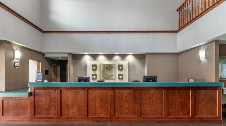 <b>Comfort Inn & Suites Lees Summit Lobby</b>. Images powered by <a href="https://iceportal.shijigroup.com/" title="IcePortal" target="_blank">IcePortal</a>.