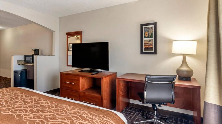 Comfort Inn & Suites Lees Summit Suite