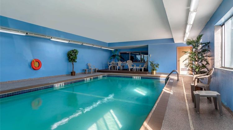 Comfort Inn & Suites Lees Summit Pool