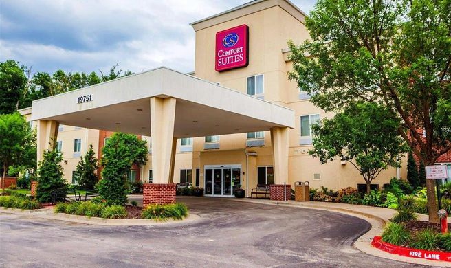 Comfort Suites, Independence Exterior