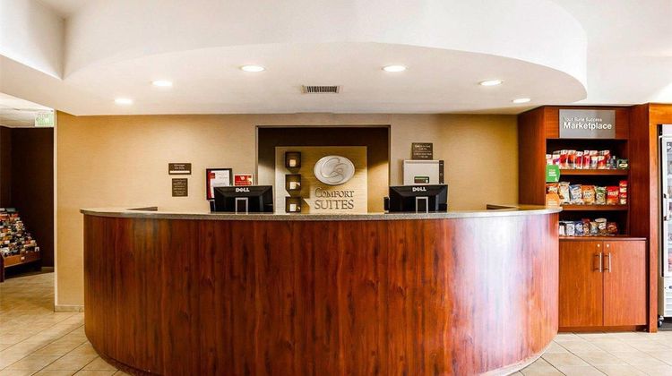 Comfort Suites, Independence Lobby