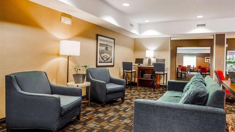 Comfort Suites, Independence Lobby
