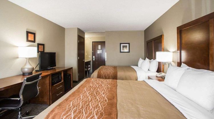Comfort Inn & Suites Hazelwood-St. Louis Room