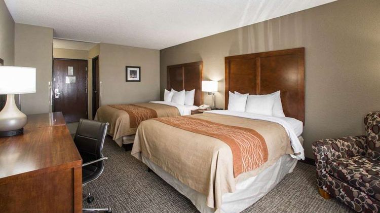 Comfort Inn & Suites Hazelwood-St. Louis Room
