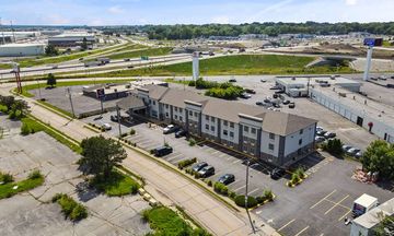 Comfort Inn & Suites Hazelwood-St. Louis
