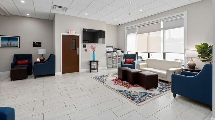 Comfort Inn & Suites Hazelwood-St. Louis Lobby