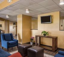 Quality Inn Hayti Lobby